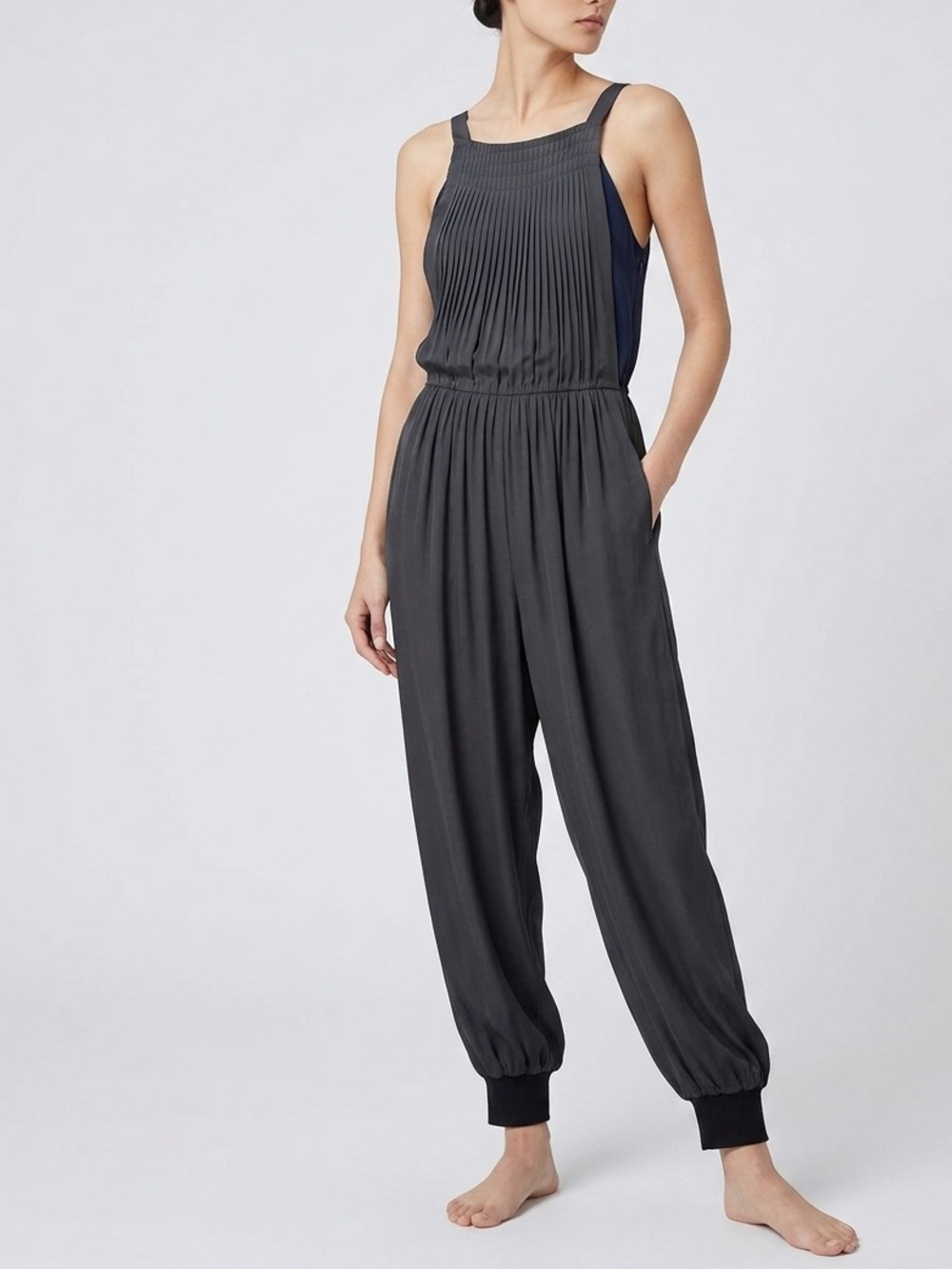 Tibi 100% Silk Pleated Harem Jumpsuit Navy Black Sleeveless Jogger Size 2
